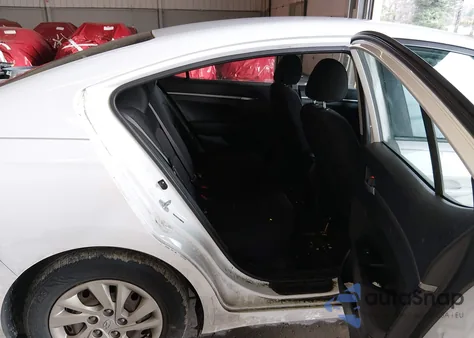 2019 Hyundai Elantra Se из США, поврежденный, VIN 5NPD74LFXKH452287